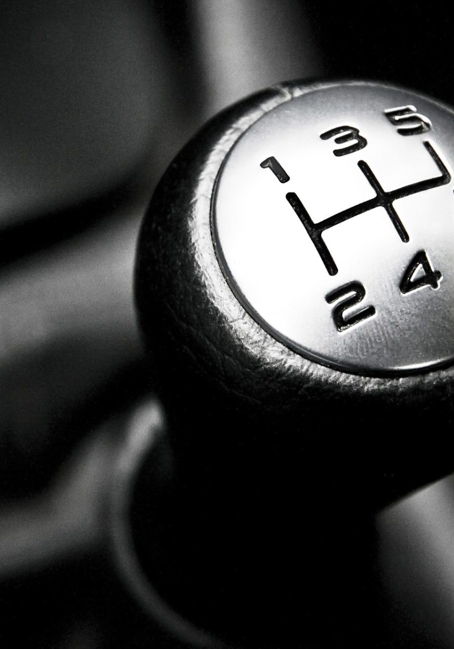 dreamstime_m_16705742 Manual gear lever of a car